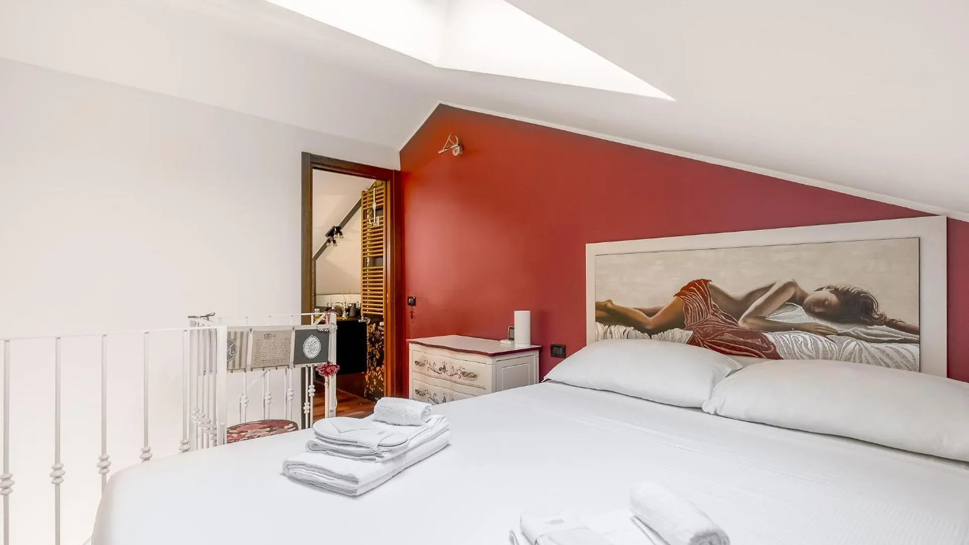 Bright Loft - Free Private Parking Apartment Milan