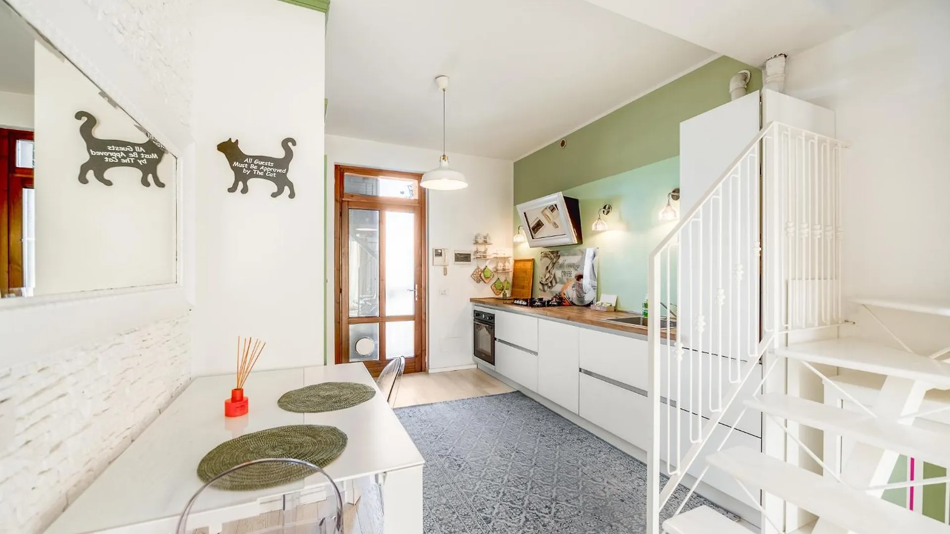 Bright Loft - Free Private Parking Apartment Milan