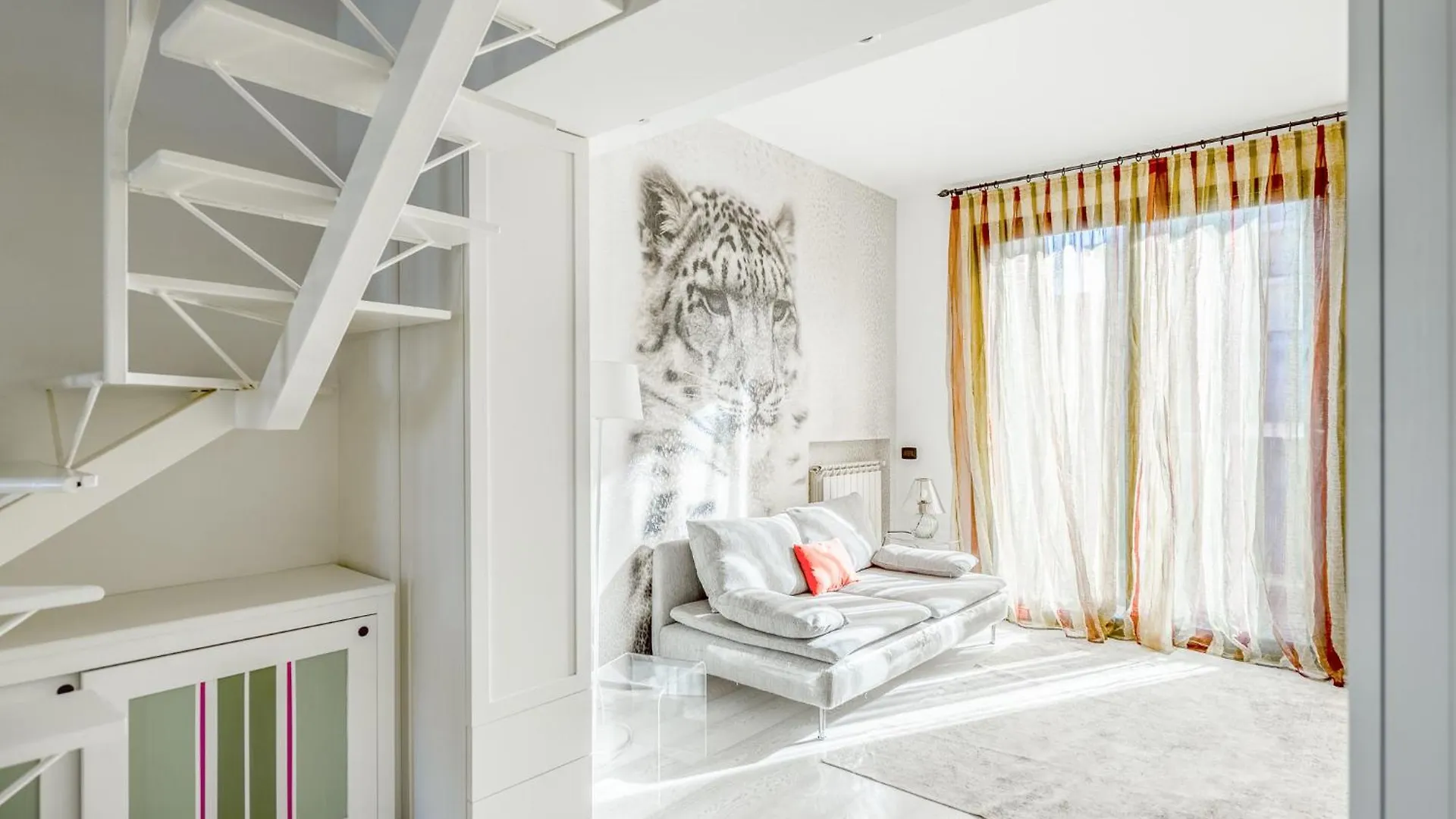 Bright Loft - Free Private Parking Apartment Milan 0*,  Italy