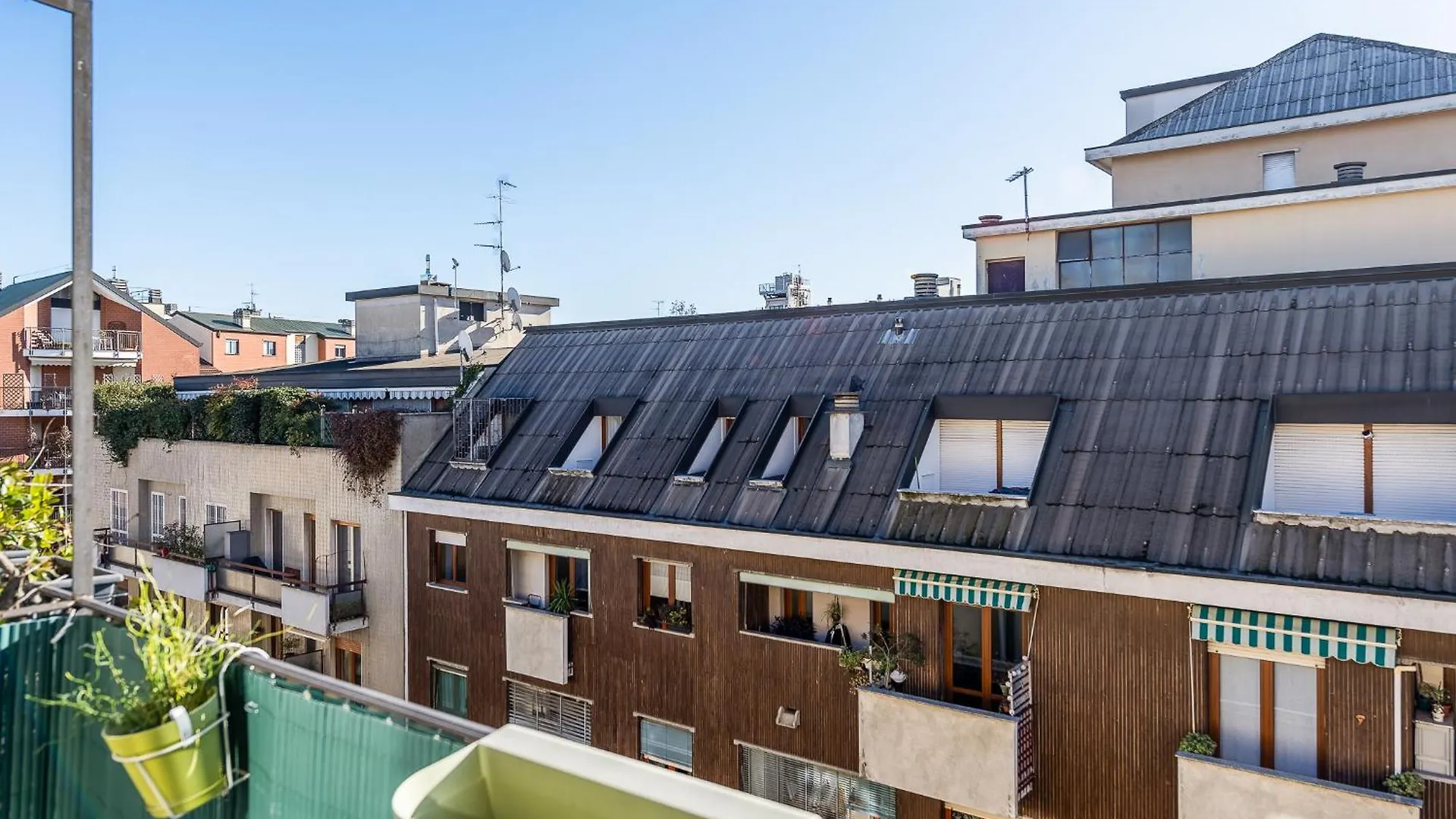 Bright Loft - Free Private Parking Apartment Milan