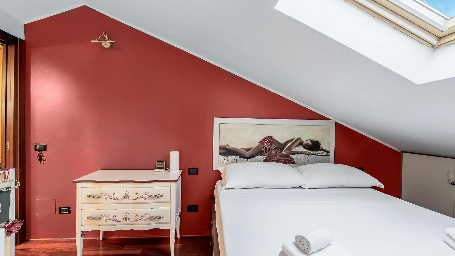 Bright Loft - Free Private Parking Apartment Milan Italy