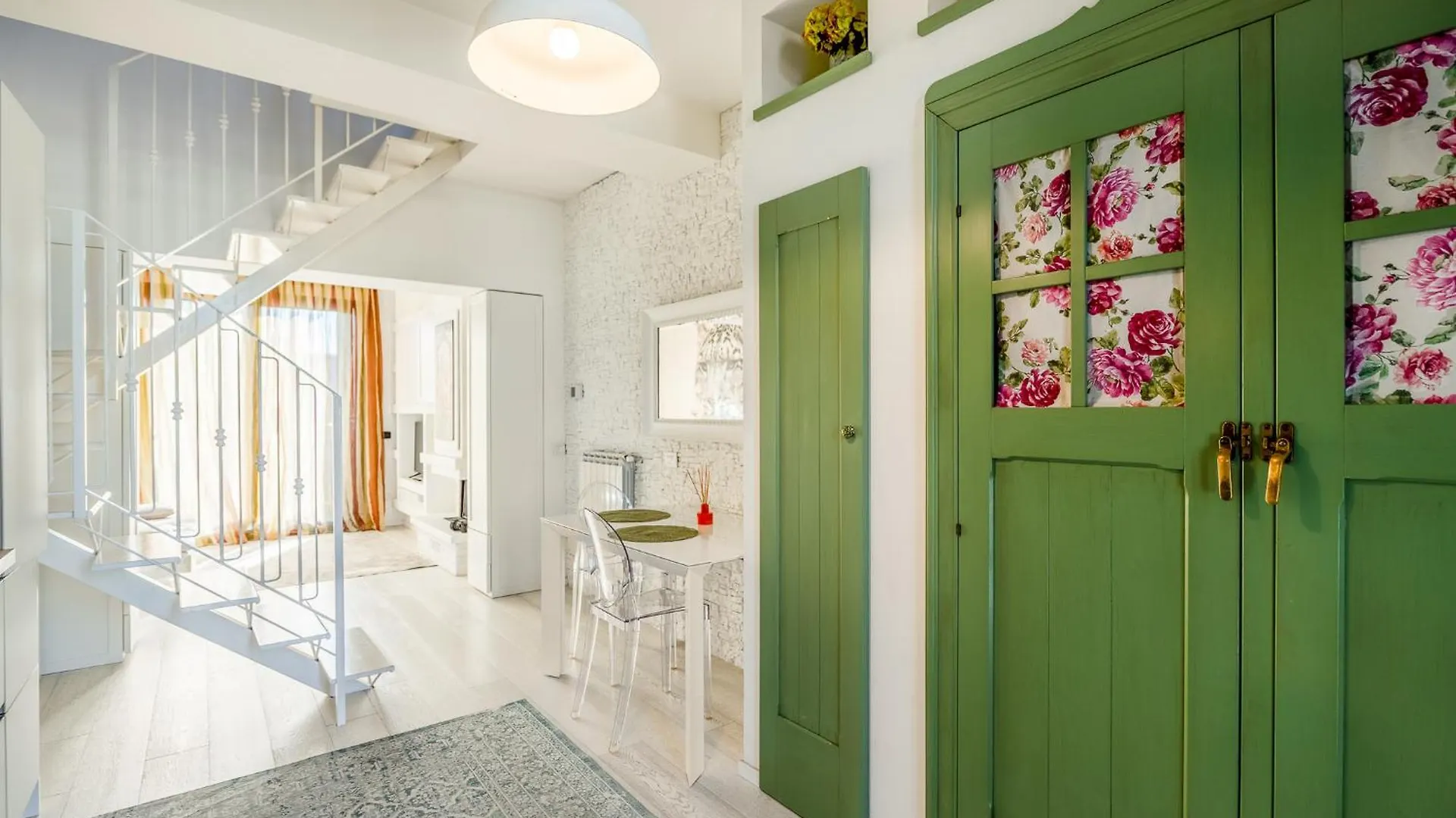 Bright Loft - Free Private Parking Apartment Milan Italy