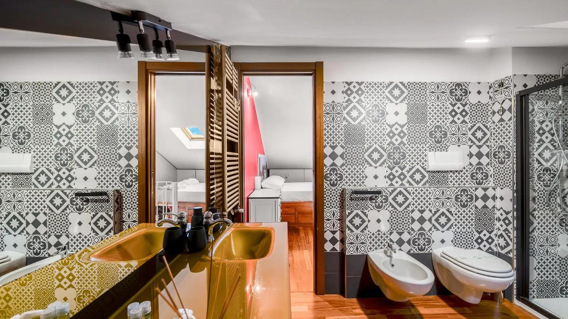 Bright Loft - Free Private Parking Apartment Milan Italy