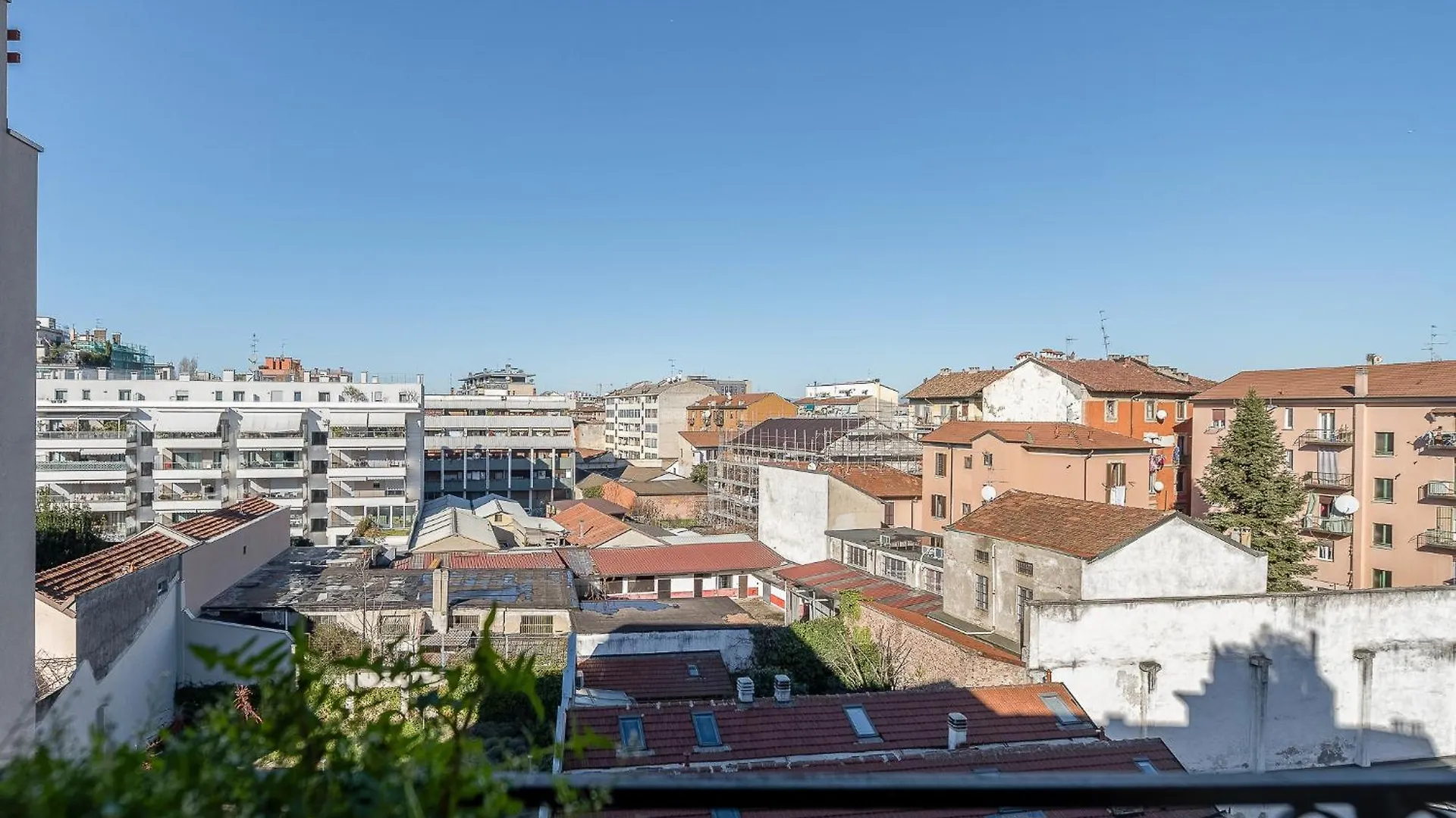 Bright Loft - Free Private Parking Apartment Milan